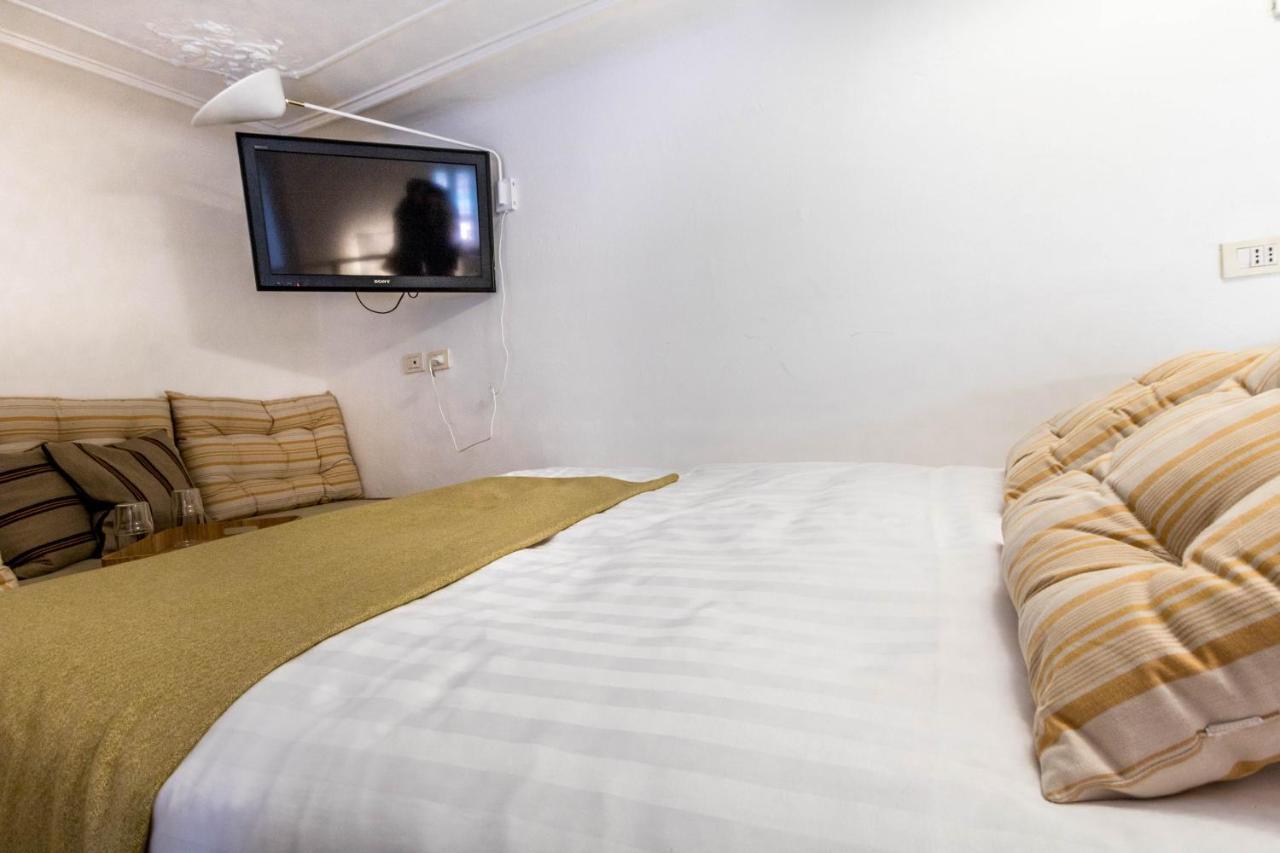 Joivy Modern Studio Near City Centre Lejlighed Milano Eksteriør billede